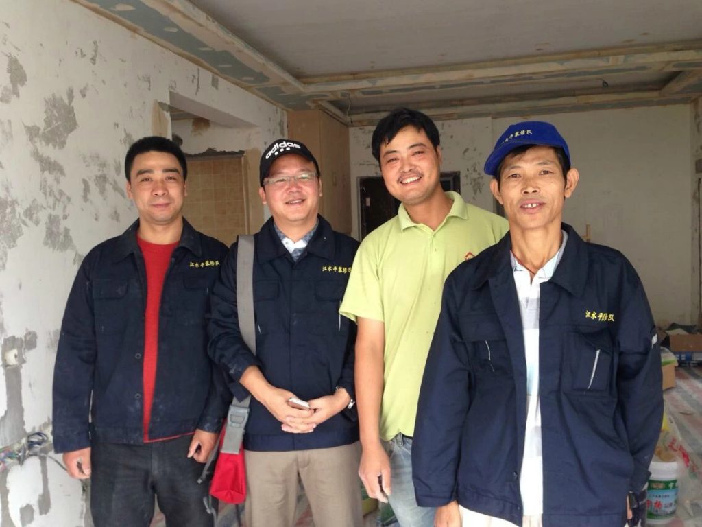 江水平装修队油漆胡启荣鱼队友合影