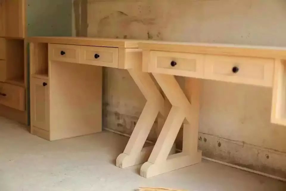 木工写字台
