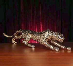 南京客厅装修摆件猎豹