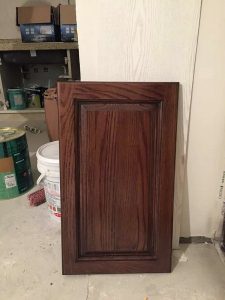 南京装修公司擦色柜门