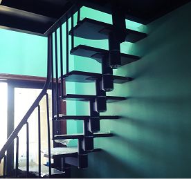 美式工业混搭旋转楼梯