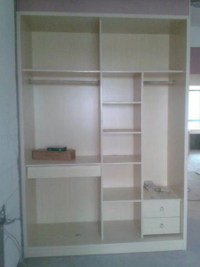 南京装修工地直播白色免漆板柜子