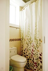 原木混搭风格卫生间