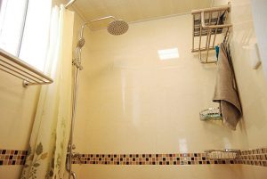 原木混搭风格卫生间