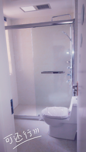 现代简约卫生间