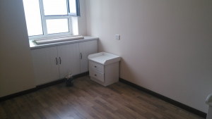 简约风格次卧飘窗柜