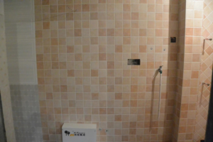 南京装修工地铺贴砖