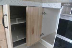 南京装修80平跃层砖砌橱柜门