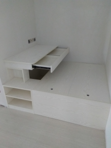 南京150平四室两厅装修工地书桌