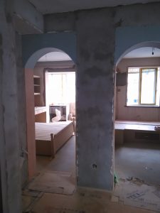 南京50平樱铁村木工装修工地拱形门