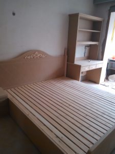 南京50平樱铁村木工装修工地床