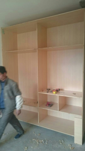 南京装修工地实拍师傅打造柜子