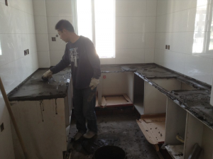 南京大华榴美颂116平瓦工装修工地直播厨房砖砌橱柜