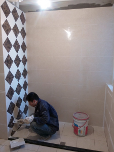 南京大华榴美颂116平瓦工装修工地直播师傅贴砖