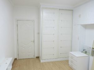 南京蒋王庙街小区80平米装修卧室柜子