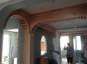 南京111平米三室两厅木工装修工地实拍拱形门