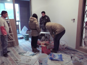 南京颐和家园跃层瓦工、木工、油漆王立亮联合制作裂纹漆效果