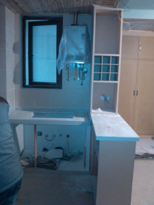 南京江宁紫峰公馆木工装修工地实拍砖砌橱柜