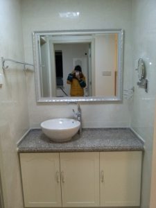 南京三室两厅97平木工装修工地直播卫生间