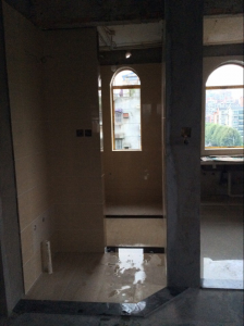 南京鼓楼龙江宝地园71老房装修瓦工施工现场过门石