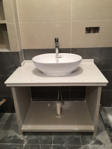 南京仙林湖新城香悦澜山花园126平瓦工装修台盆柜