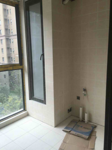 南京98平新城香溢紫郡雅苑瓦工装修工地记录阳台铺瓷砖