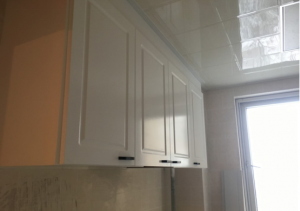 南京98平现代简约风格木工装修工地记录厨房吊柜