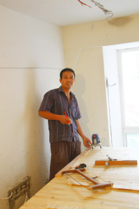 南京小复式公寓装修木工师傅