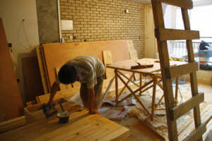 南京小复式公寓装修木工现场施工