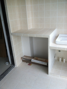 南京浦口江月府86平木瓦工装修工地实拍阳台洗衣柜