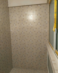 南京凤小学区房110平瓦工装修工地在线贴瓷砖