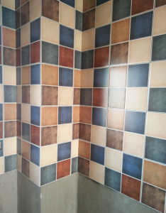 六合龙池湖畔88平米瓦工装修工地卫生间