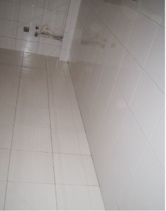 南京麒麟锦城180瓦工装修工地实拍铺瓷砖