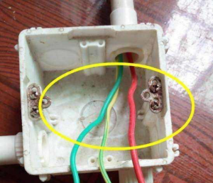 南京水电装修第一次知道零线和火线可以反着接?后悔知道太晚!