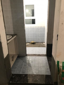 南京93平装修瓦工王师傅现场卫生间