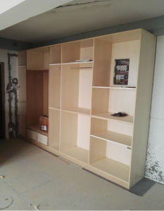 南京104平六合锦绣家园装修木工赵师傅毕业照柜子