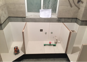 南京旭日上城84平装修工地,又见砖砌橱柜。