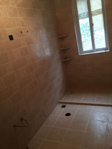 南京六合金都悦园68平方瓦工装修现场卫生间