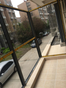 南京六合金都悦园68平方瓦工装修现场阳台贴砖