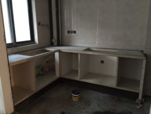 南京融侨观邸133平三室两厅瓦工装修工地砖砌橱柜