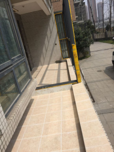 南京六合金都悦园68平方瓦工装修现场阳台装修