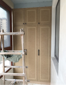 南京融侨观邸133平混搭装修木工施工中阳台